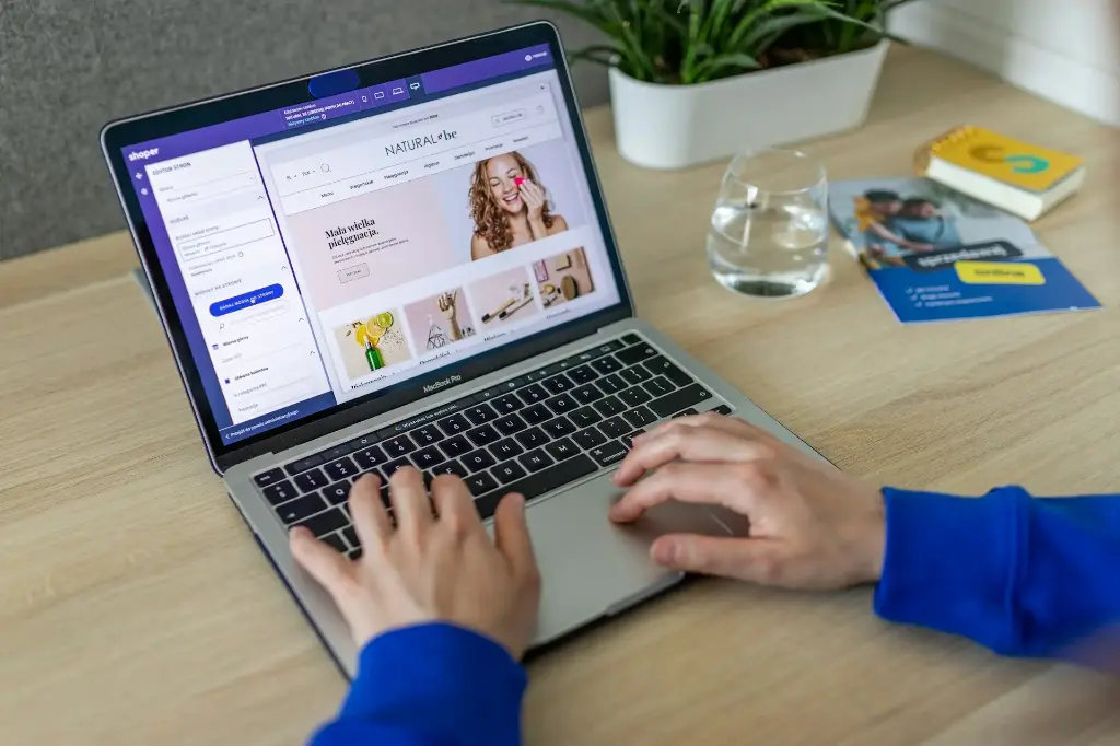 Página web Básica + Alojamiento Anual + Certificado SSL incluido + Soporte Técnico
