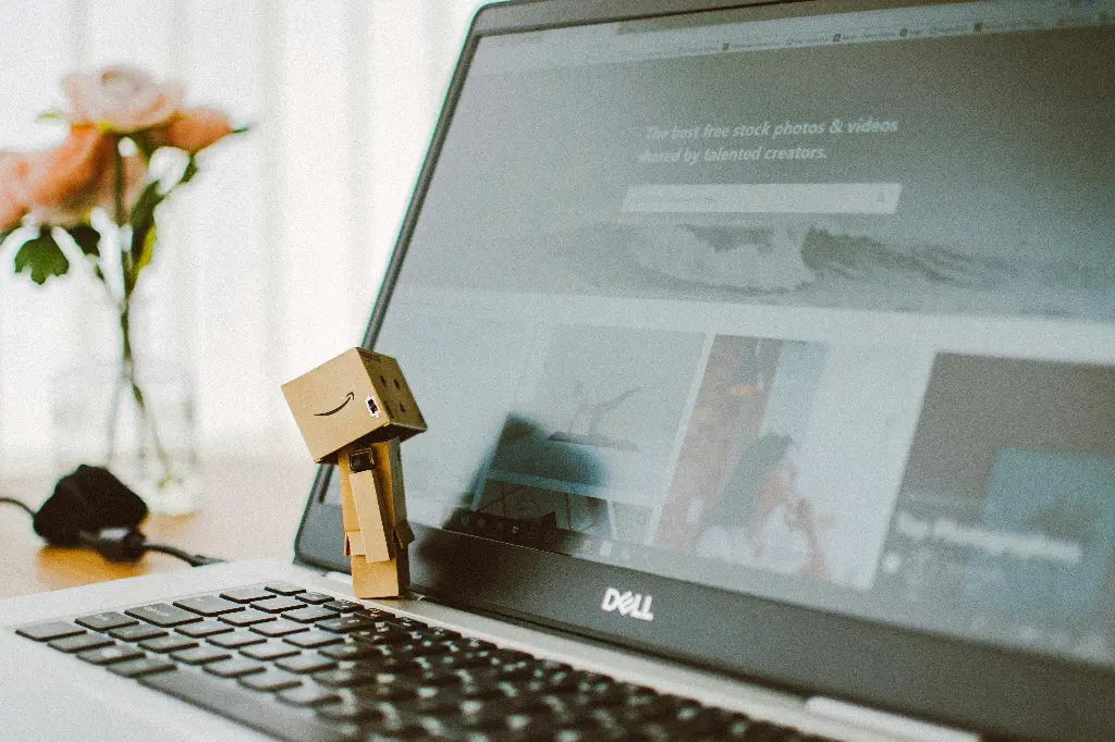 Desarrollo web a medida + Ecommerce avanzada + Alojamiento premium + Certificado SSL avanzado + Soporte técnico